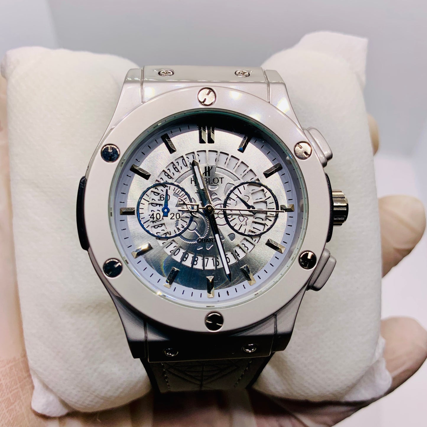 Luxury Hublot Style Men’s Watch with Master Lock, Faux Leather Strap & Aluminum Dial