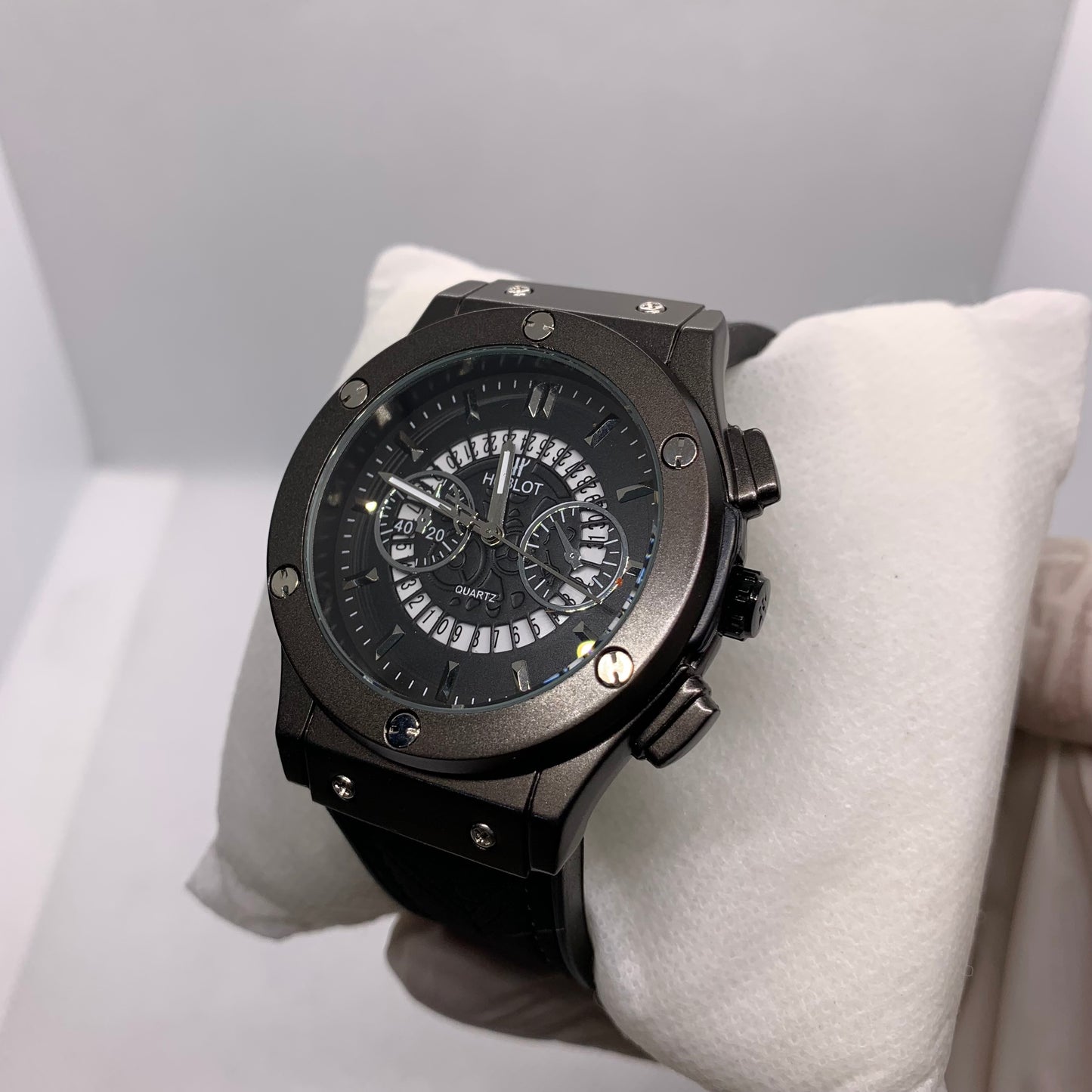 Luxury Hublot Style Men’s Watch with Master Lock, Faux Leather Strap & Aluminum Dial