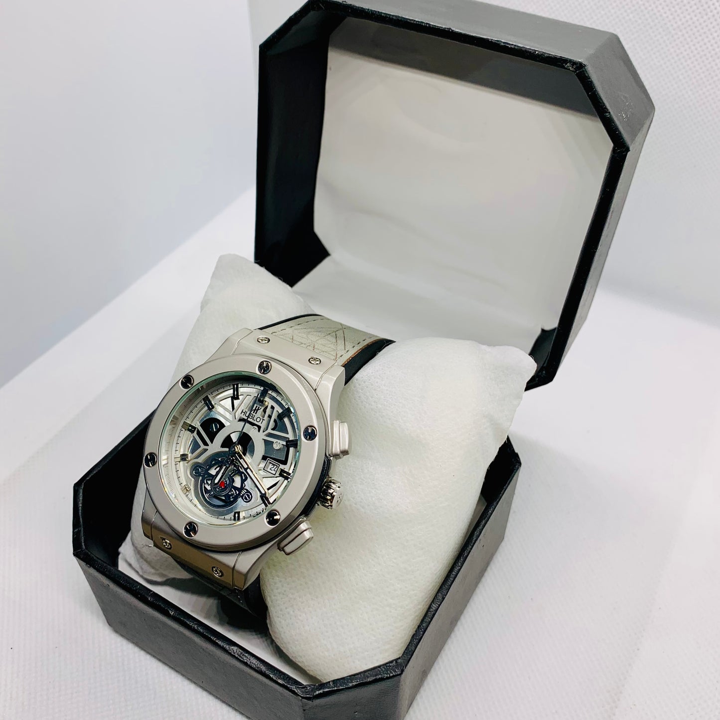 Luxury Hublot Style Men’s Watch with Master Lock, Faux Leather Strap & Aluminum Dial