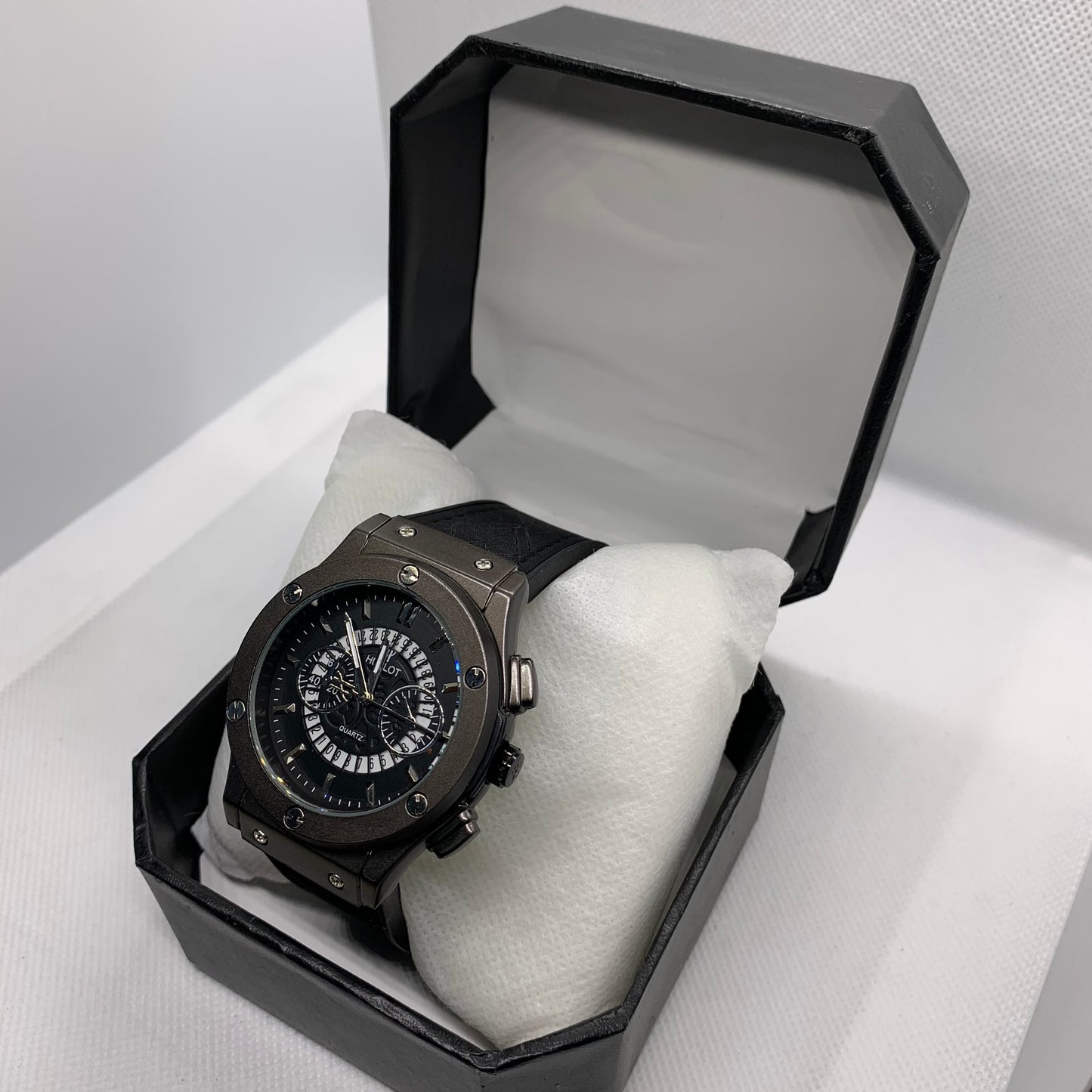 Luxury Hublot Style Men’s Watch with Master Lock, Faux Leather Strap & Aluminum Dial