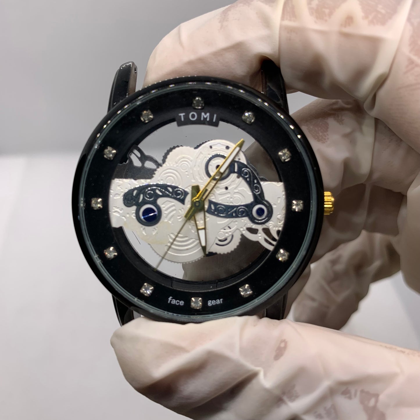 Tomi Luxury Men’s Watch – Premium Dial with Dual Straps & Gift Box