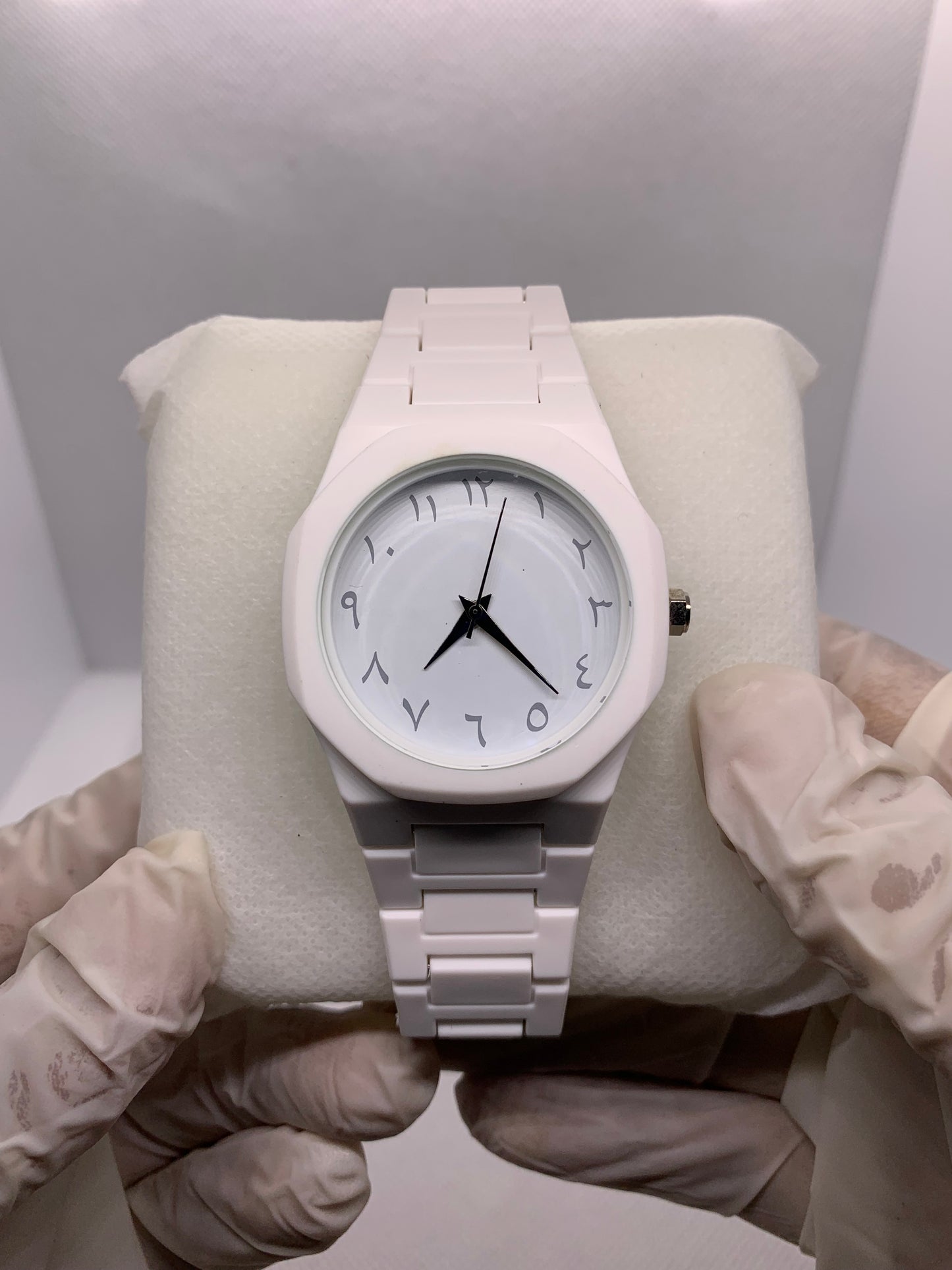 White Aura Carbon Fiber Watch — Premium Luxury Timepiece