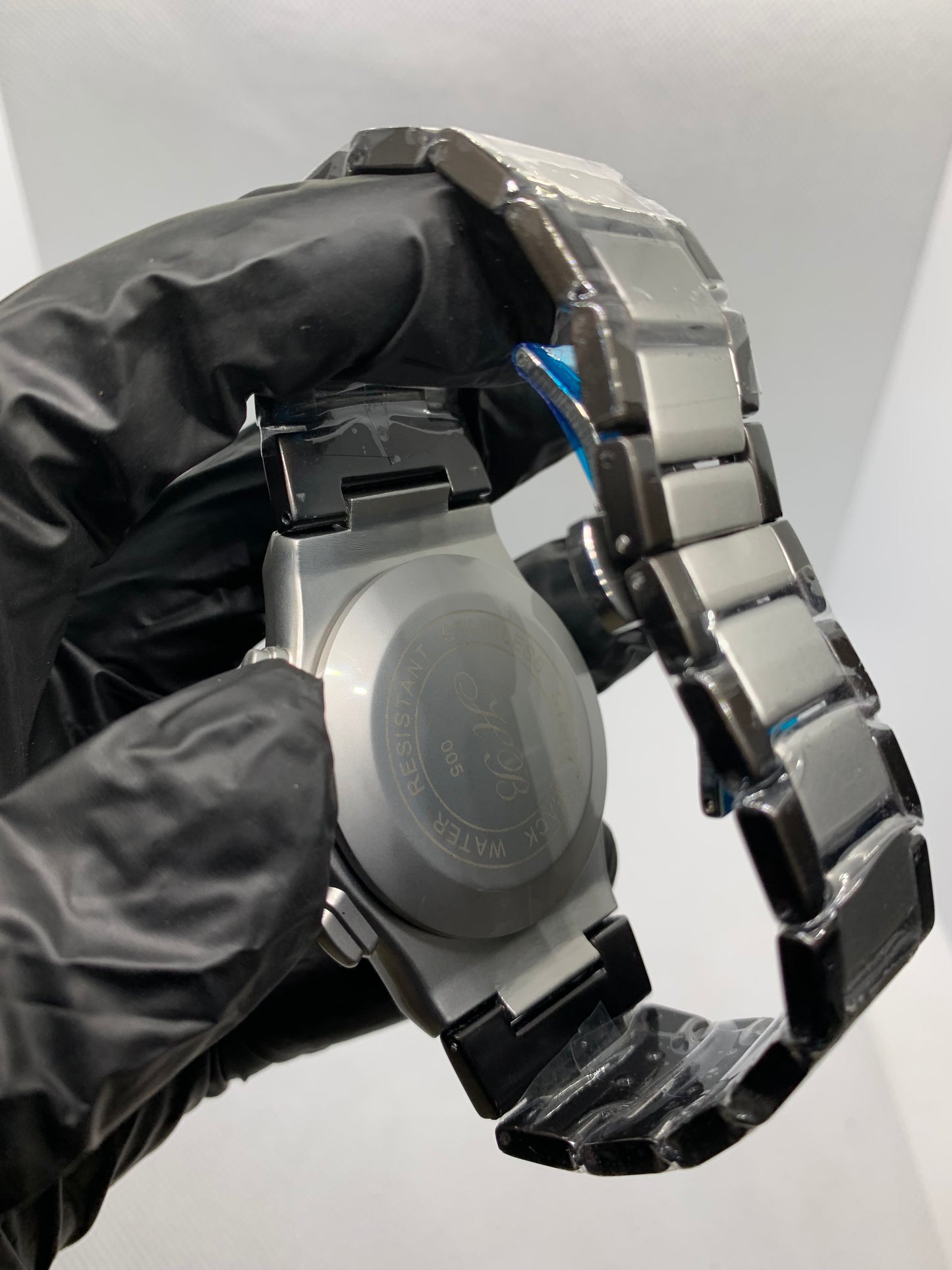 Hublot Black Chrono — Luxury Men’s Chronograph Watch with Silver & Black Contrast Body