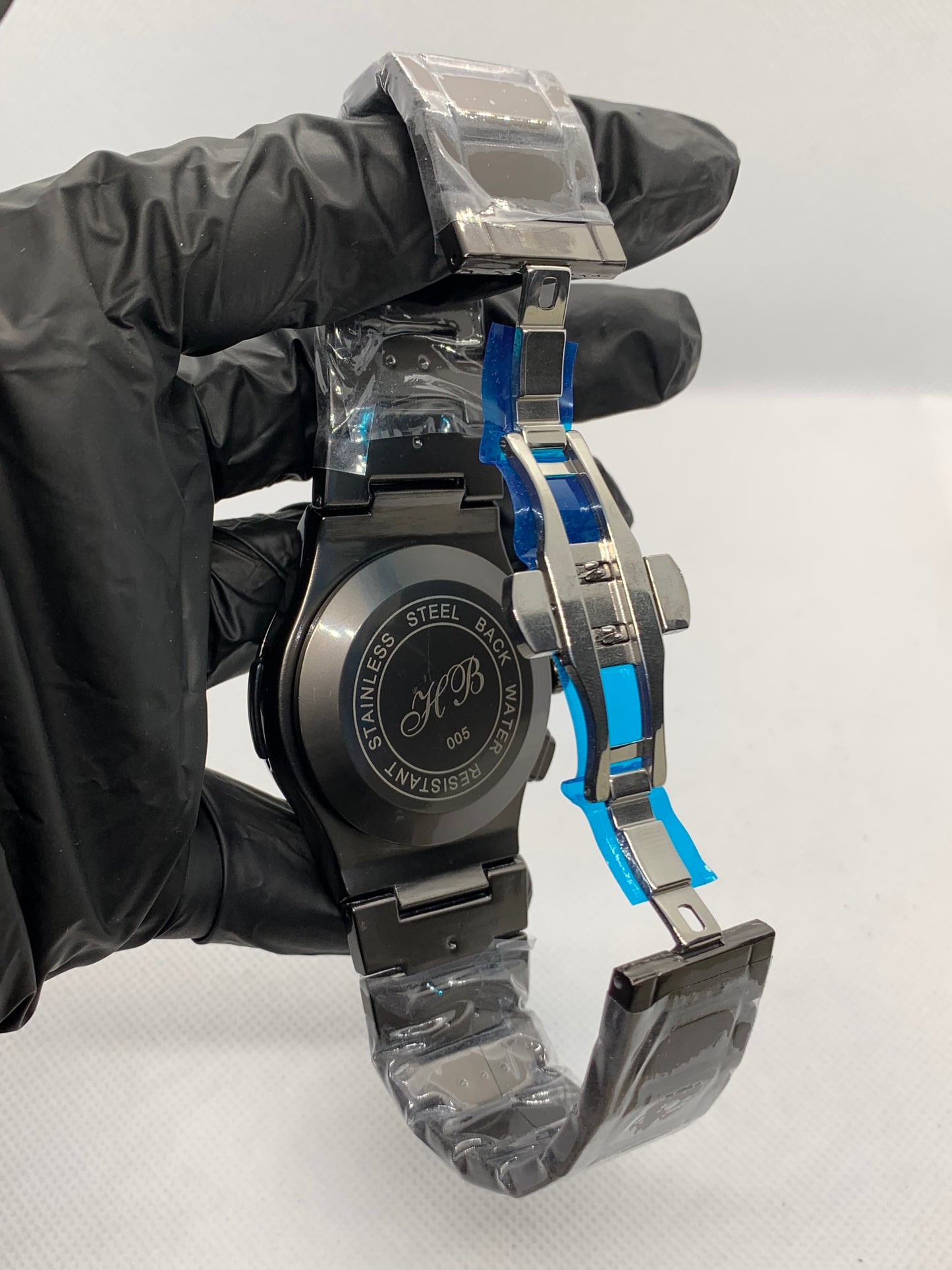 Hublot Noir Quartz — Luxury Men’s Watch with Black Dial & Black Strap