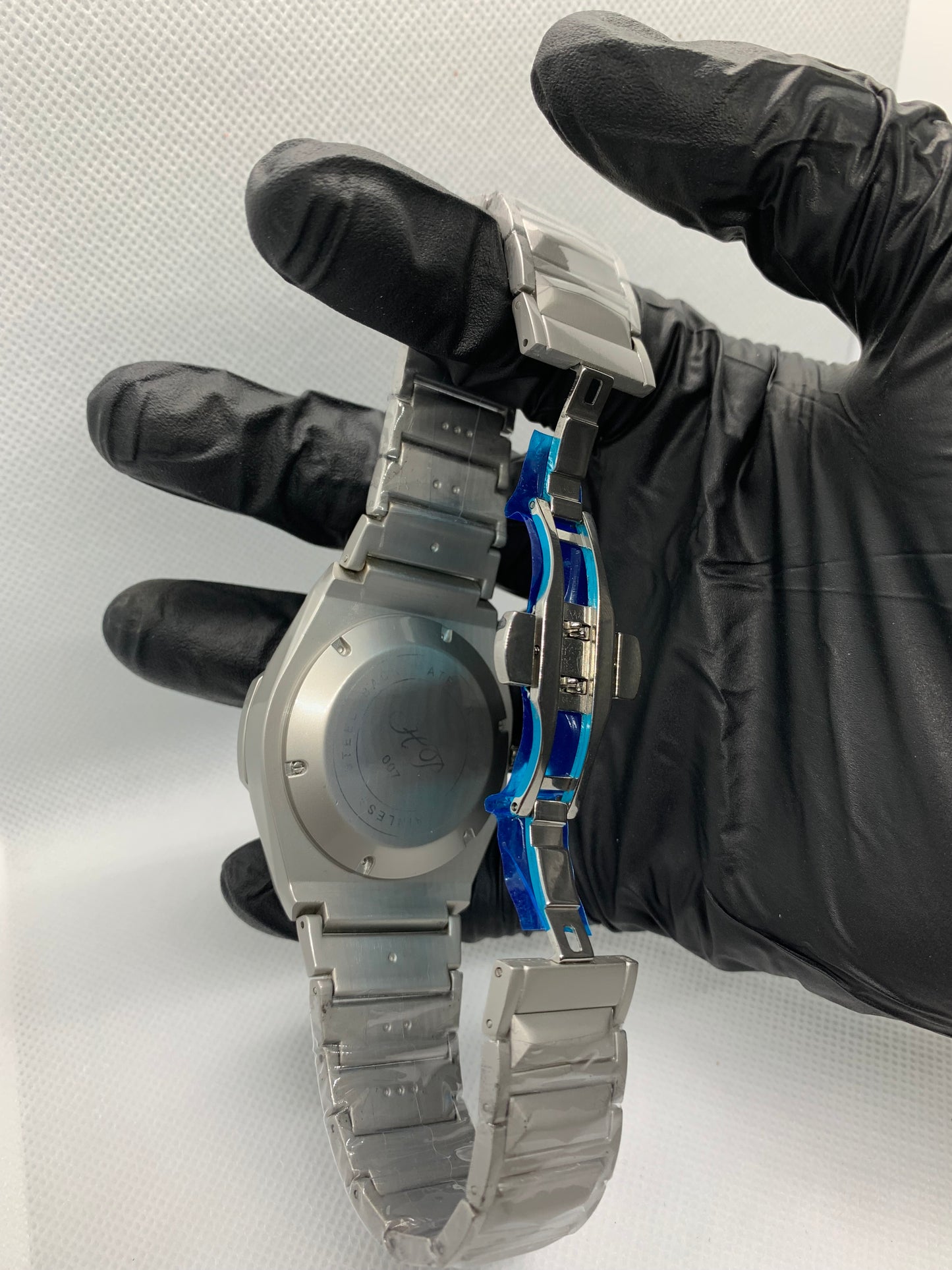 Hublot Chronograph Luxury Watch – Aluminum Body with Butterfly Strap