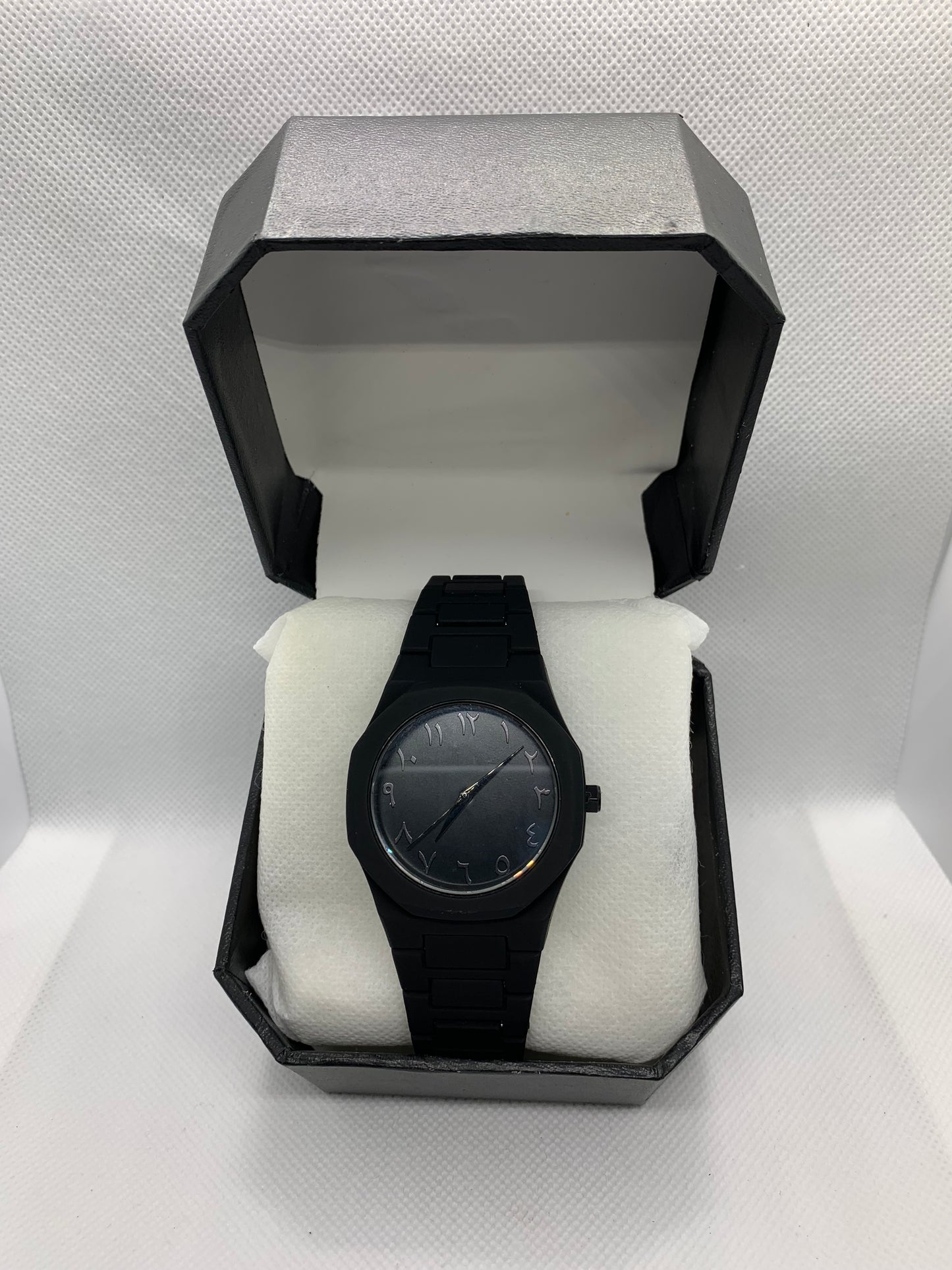 Viral Black Aura Luxury Watch – Butterfly Strap Lock