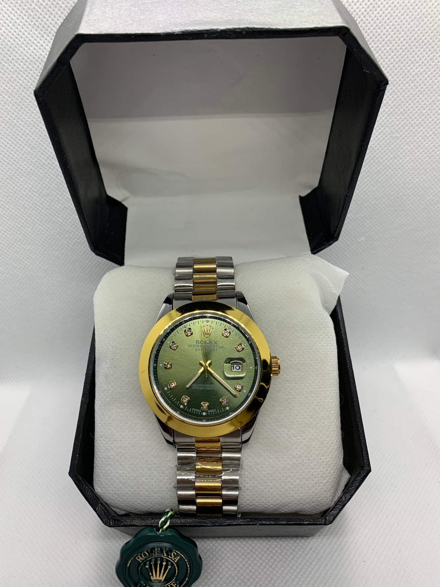 Rolex Oyster Perpetual Datejust – Luxury Watch with Original Strap