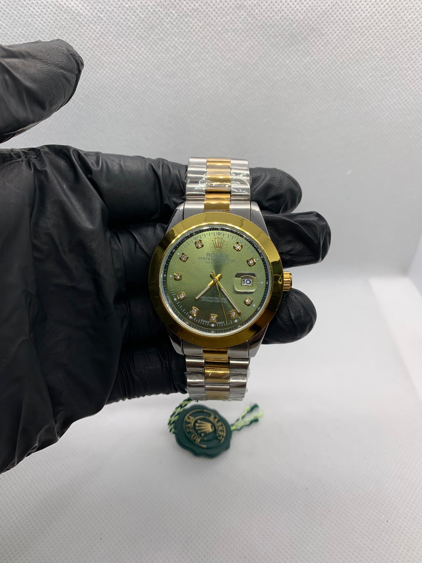 Rolex Oyster Perpetual Datejust – Luxury Watch with Original Strap