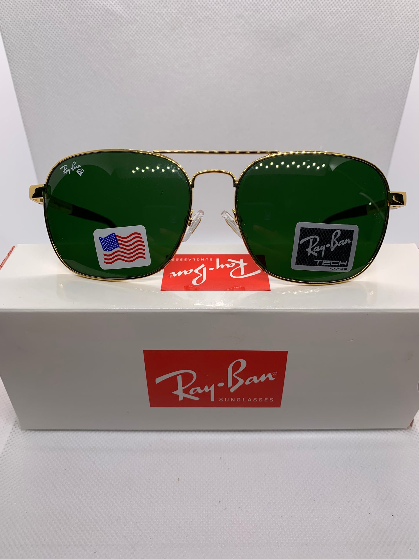 Ray-Ban Premium American-Made Glasses – Golden Frame with Green Lenses