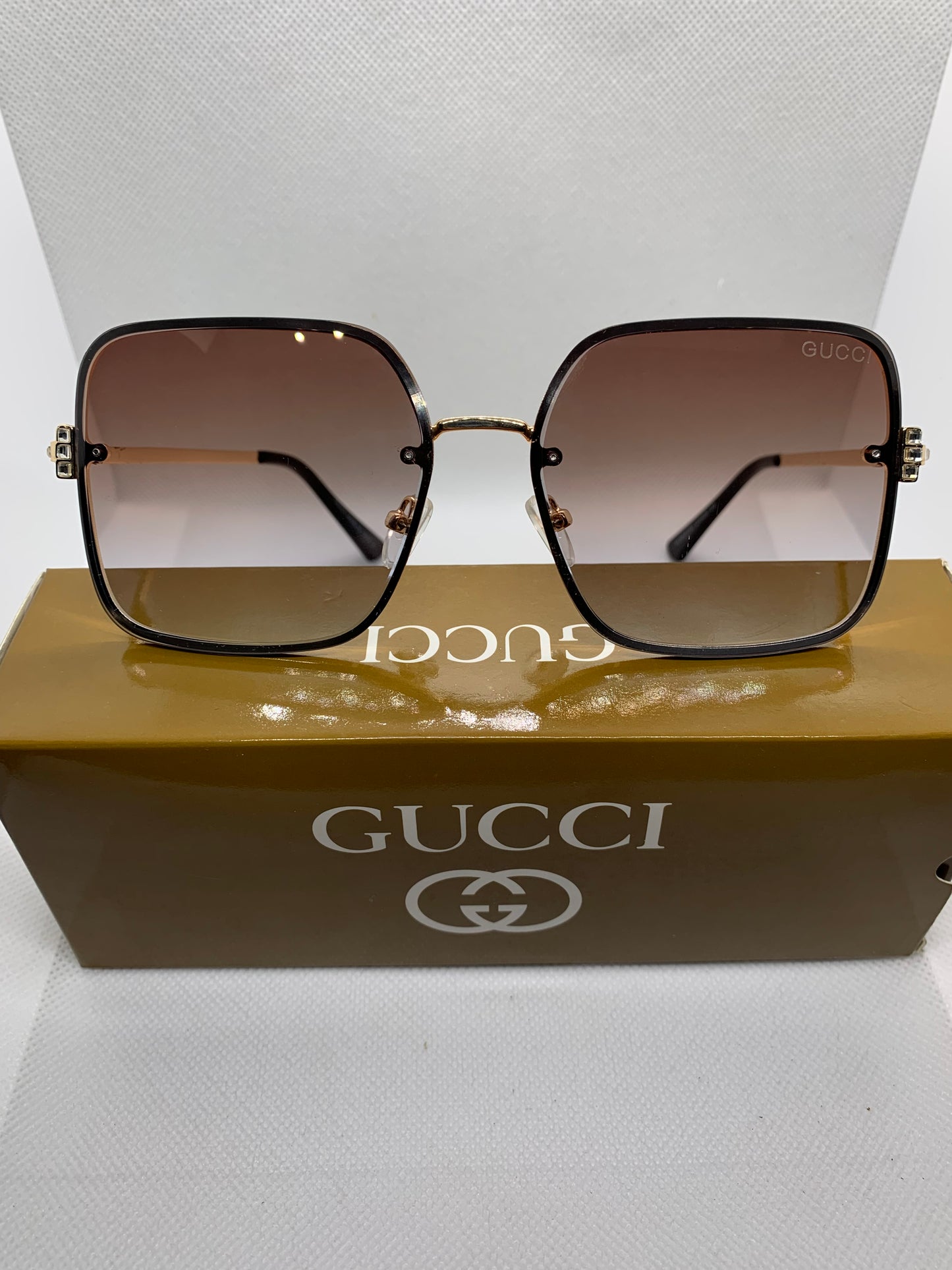 Gucci Women’s Golden Luxury Glasses – Designer Eyewear