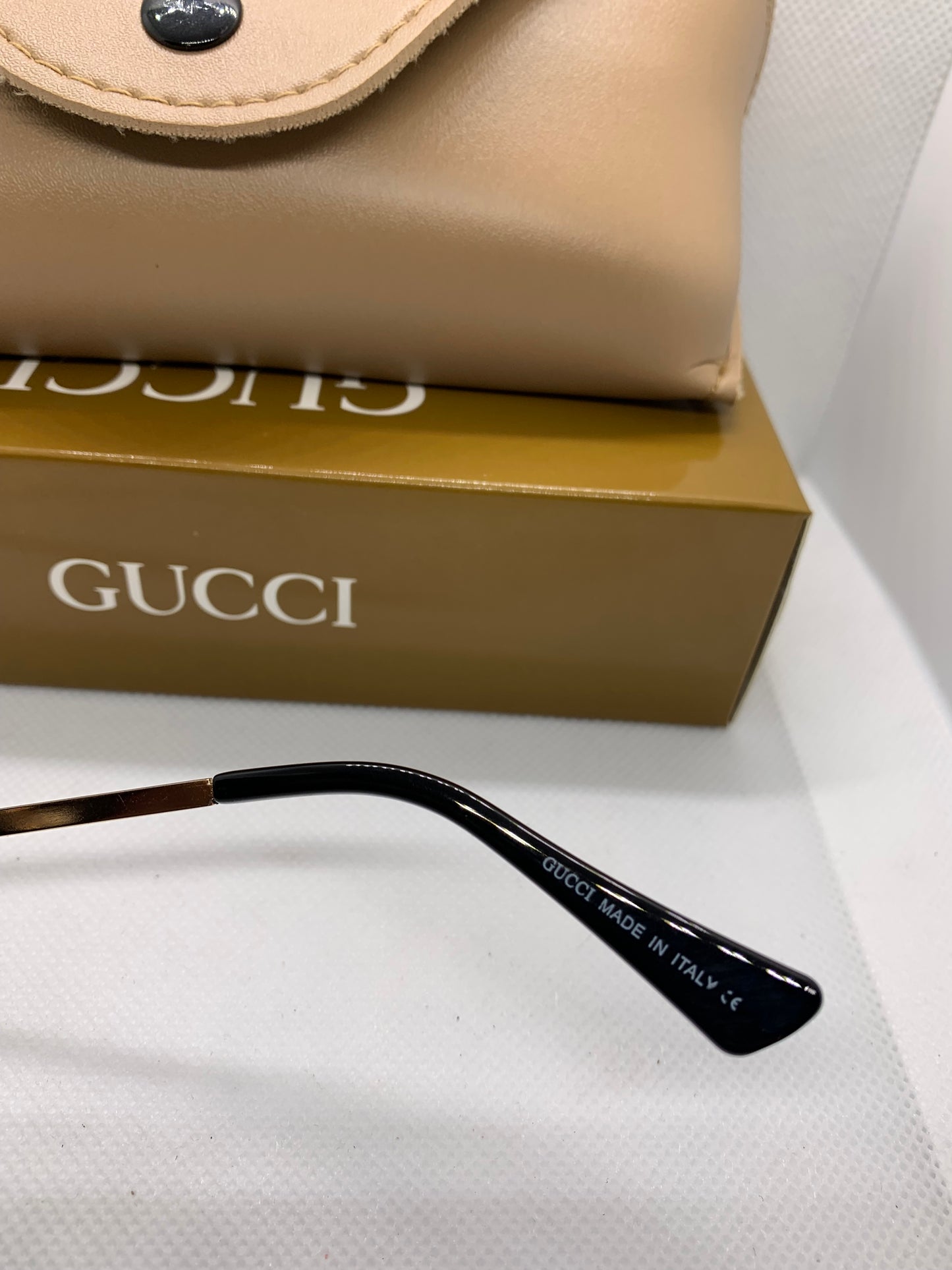 Gucci Men’s Golden Aviator Luxury Glasses – Designer Eyewear