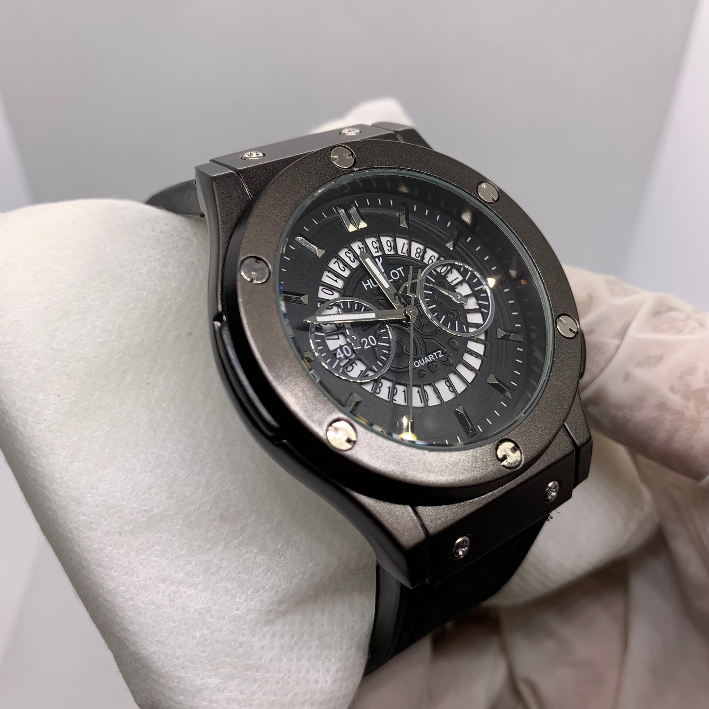 Luxury Hublot Style Men’s Watch with Master Lock, Faux Leather Strap & Aluminum Dial