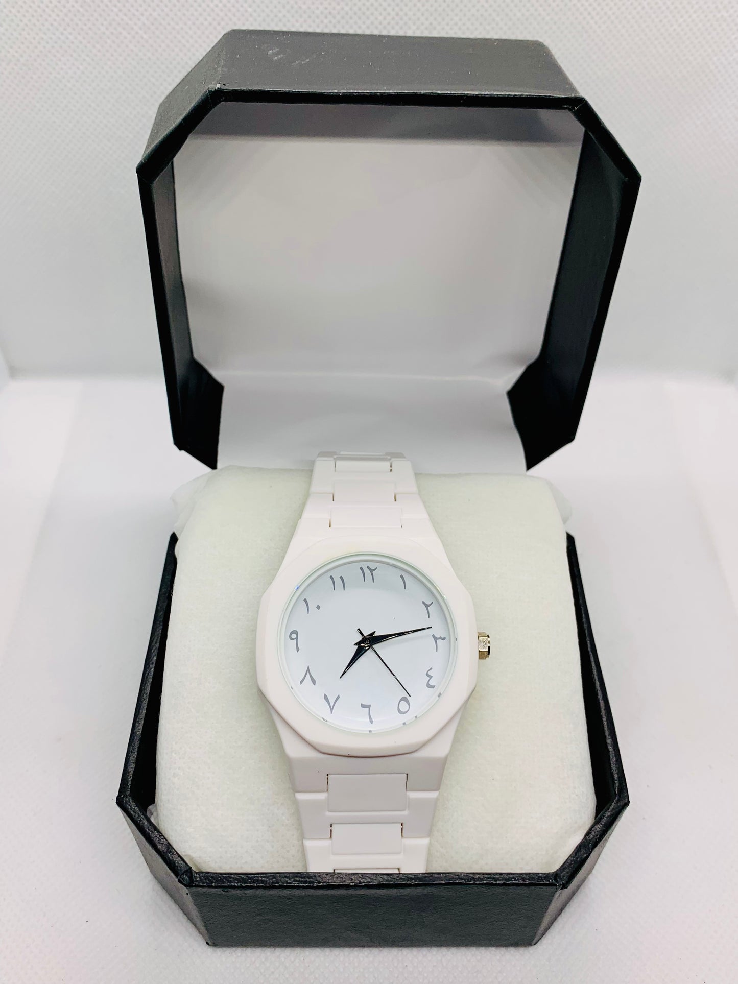 White Aura Carbon Fiber Watch — Premium Luxury Timepiece