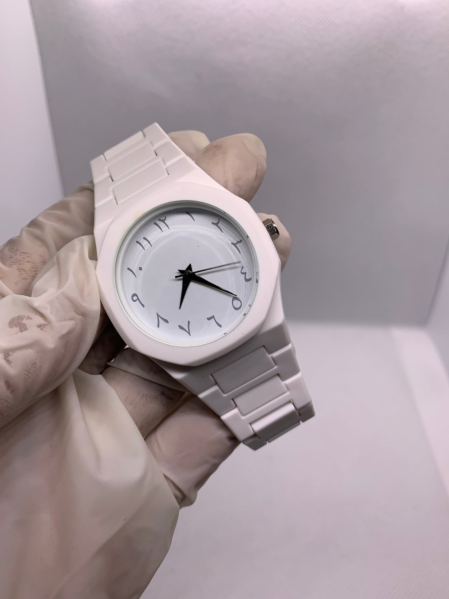 White Aura Carbon Fiber Watch — Premium Luxury Timepiece