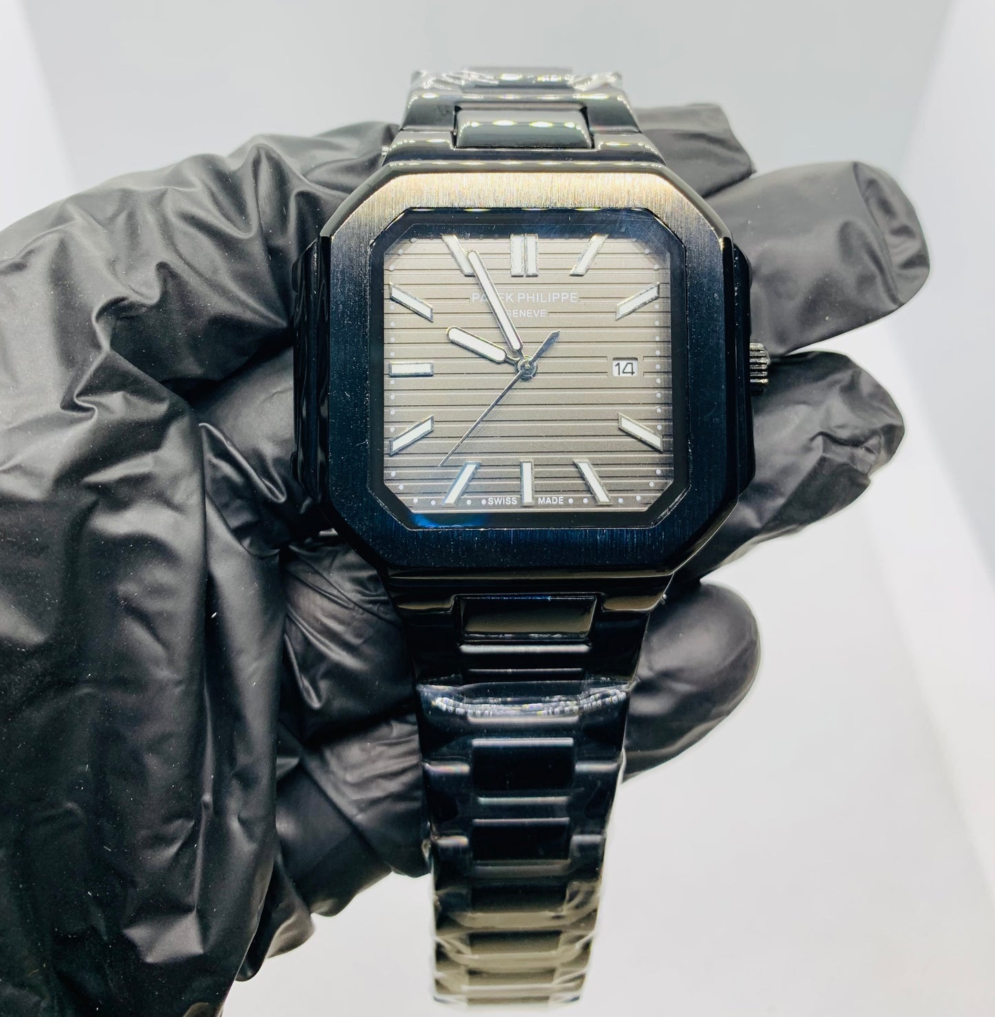 Patek Philippe Silver Shadow — Luxury Men’s Watch with Date & Time