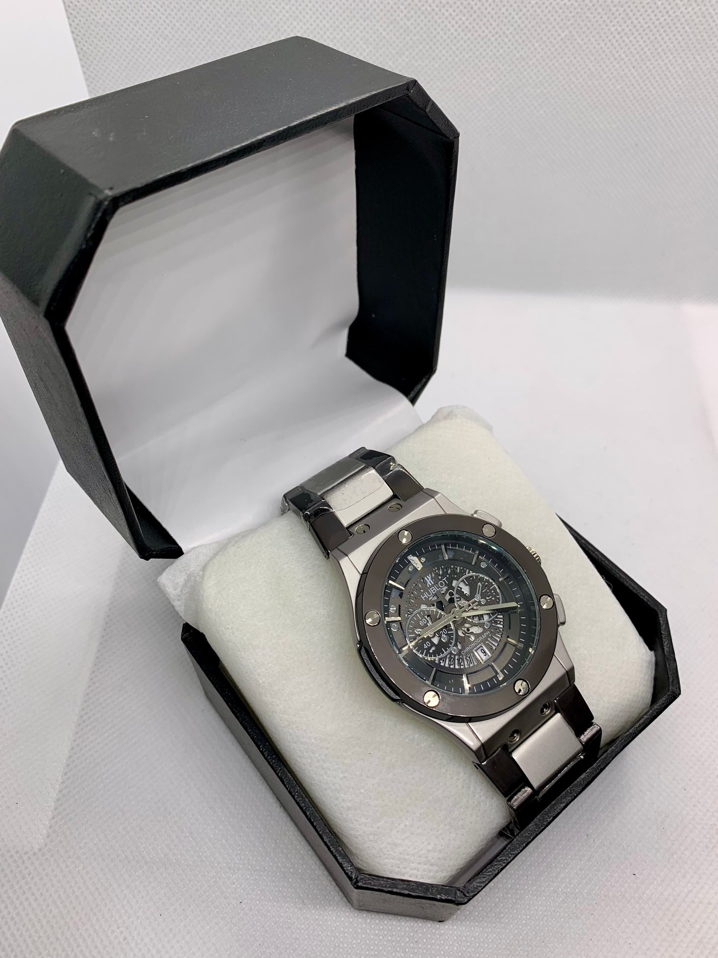 Hublot Black Chrono — Luxury Men’s Chronograph Watch with Silver & Black Contrast Body