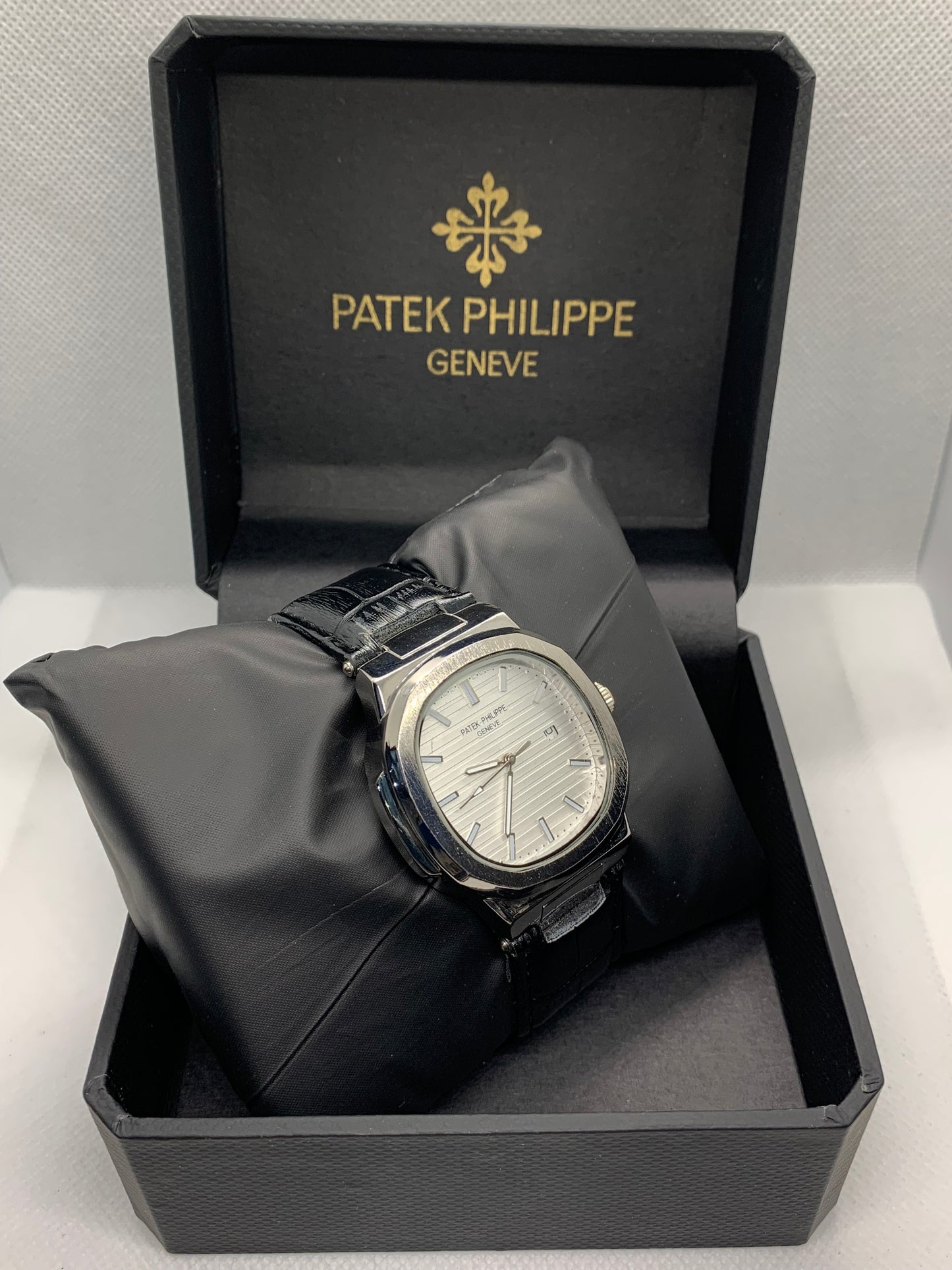 Patek Philippe Classic Leather — Luxury Men’s Watch with Date & Time