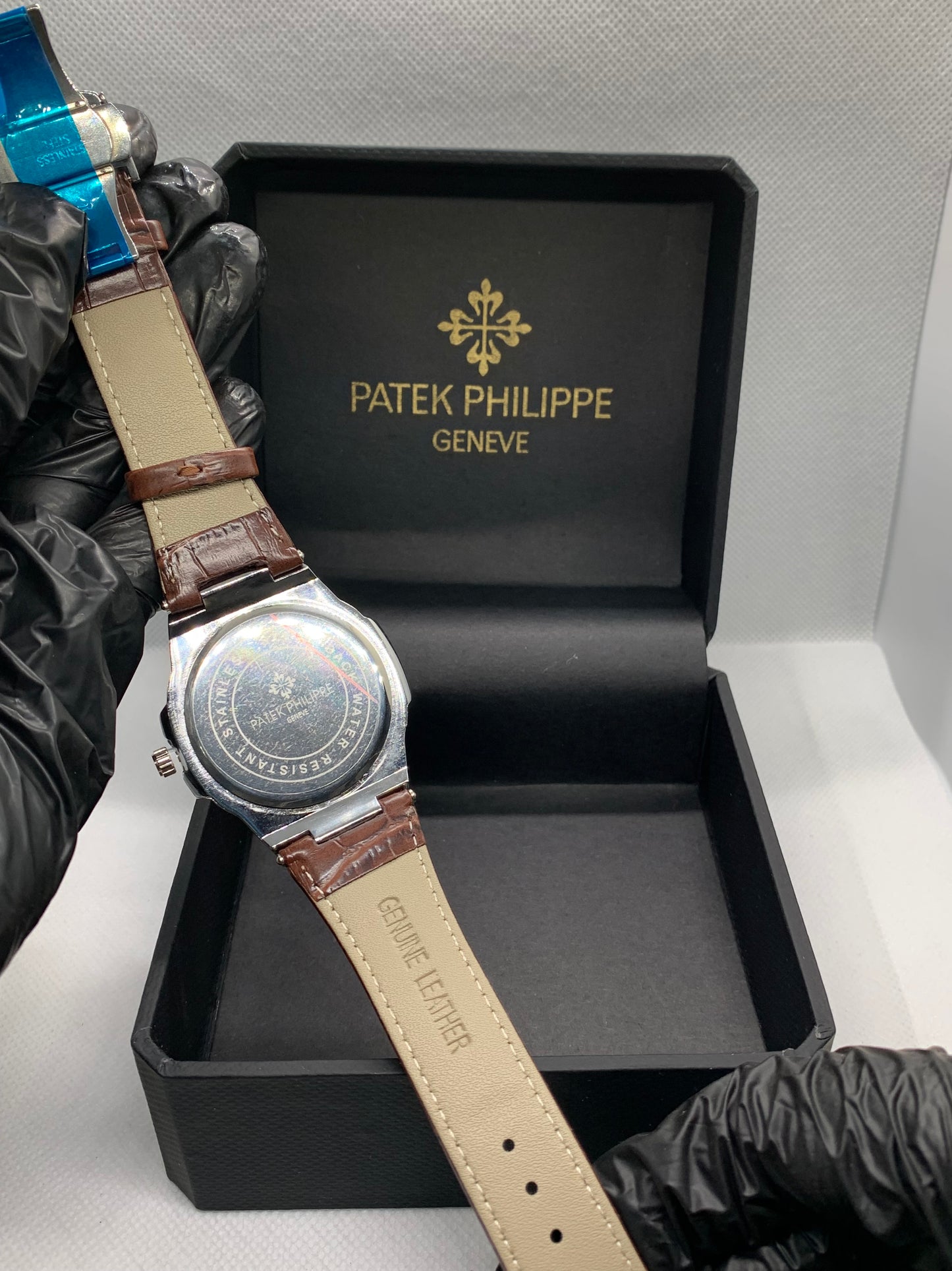 Patek Philippe Classic Leather — Luxury Men’s Watch with Date & Time