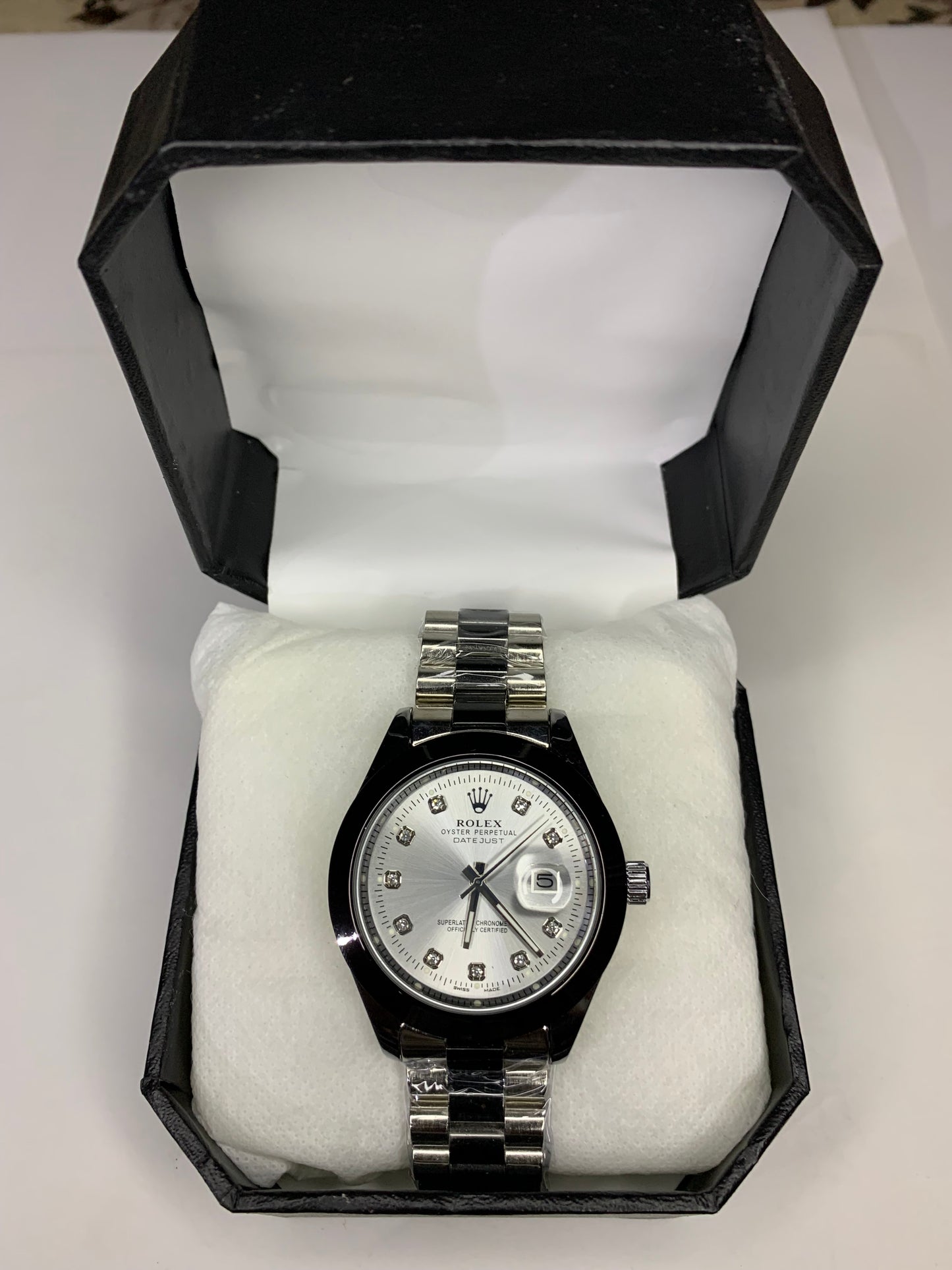 Rolex Oyster Perpetual Datejust – Luxury Watch with Original Strap