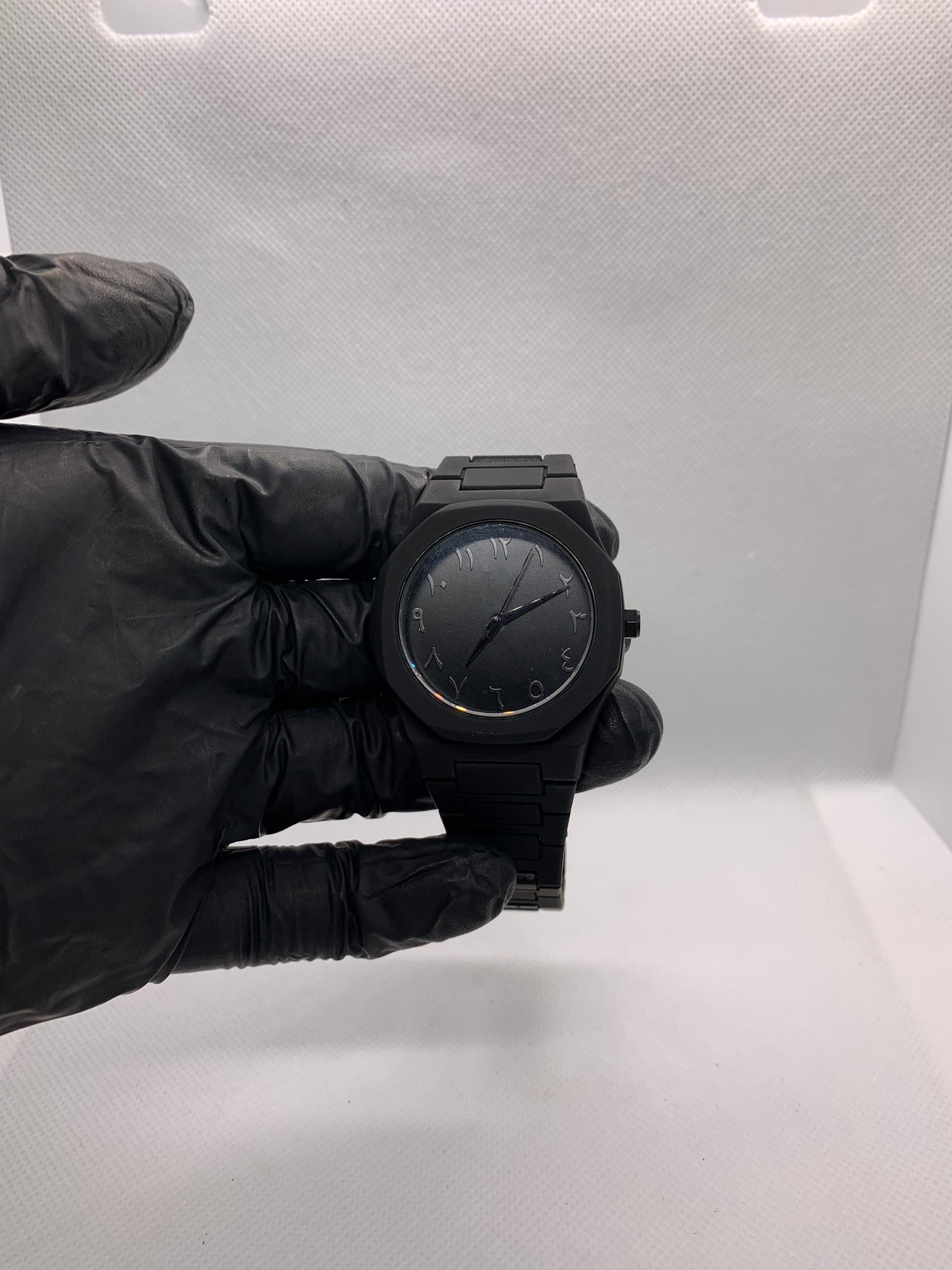 Viral Black Aura Luxury Watch – Butterfly Strap Lock