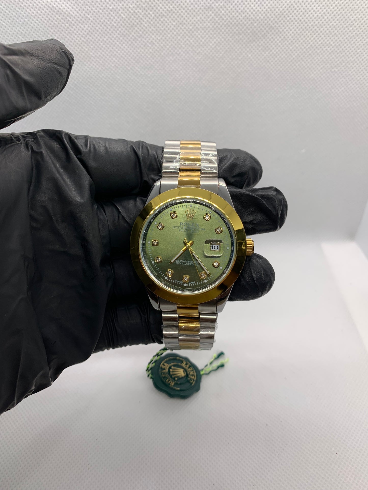 Rolex Oyster Perpetual Datejust – Luxury Watch with Original Strap